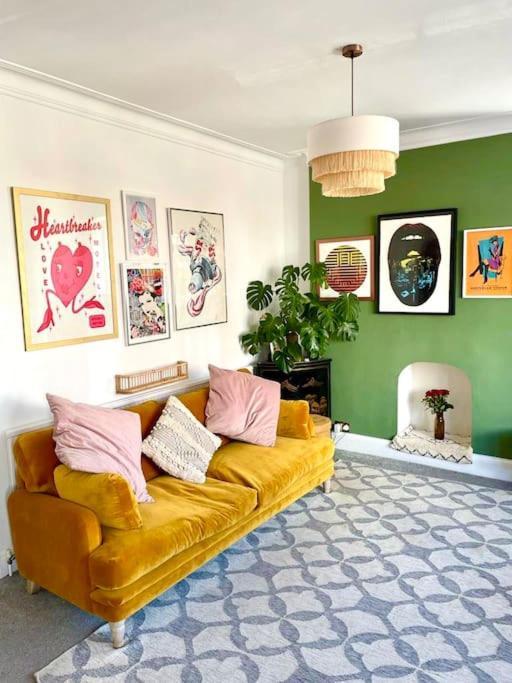 3 Bedroom Spacious Seaside Apartment With Estuary Views Southend-on-Sea Exteriér fotografie